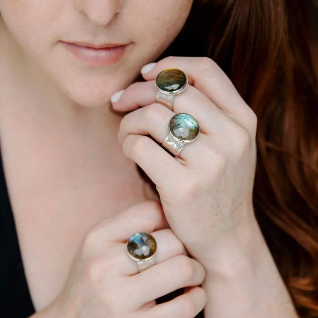 anillos-circulares-labradorita.webp
