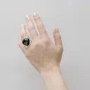 anillo-texturado-labradorita-triangular.webp