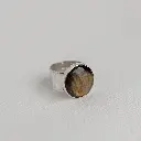 anillo-labradorita-verde-circular-grande-plata.jpg.webp