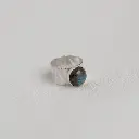 anillo-labradorita-celeste.webp