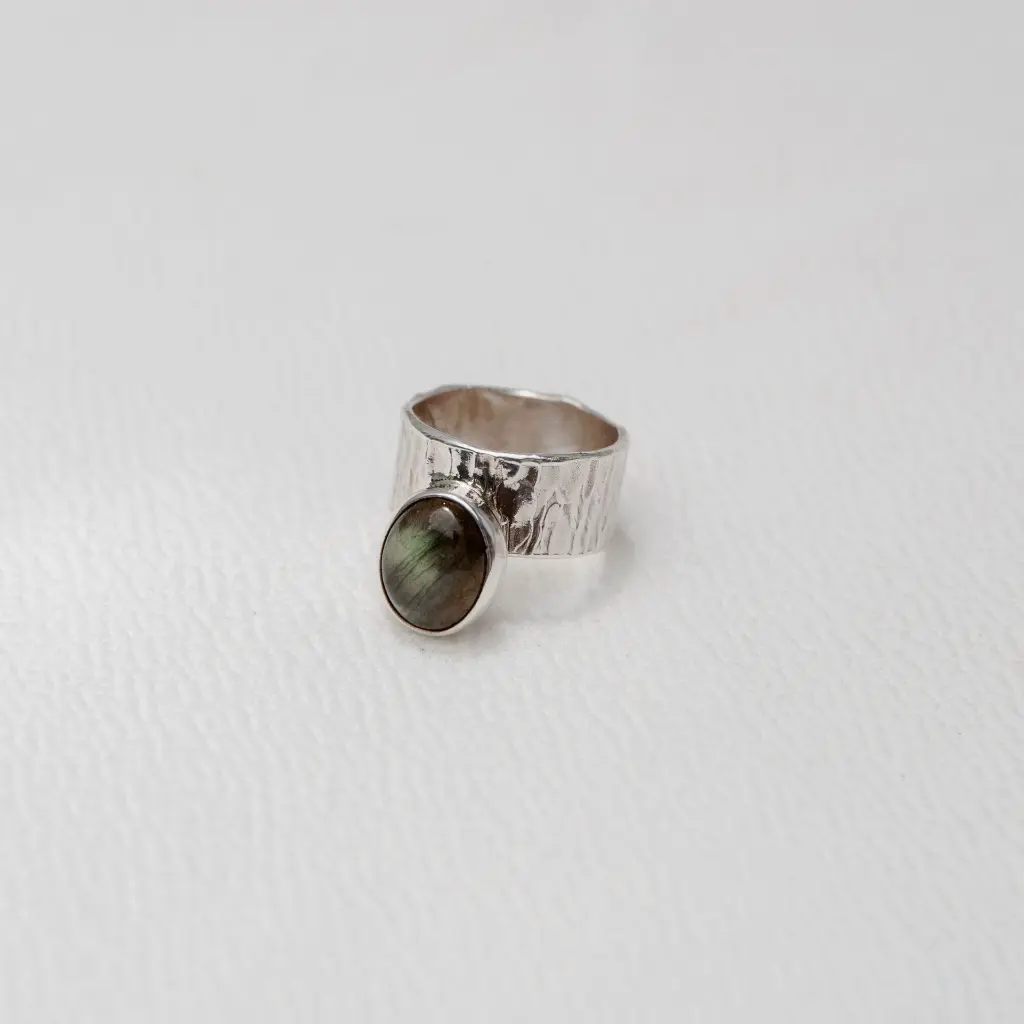 anillo-labradorita-verde-pequena.webp