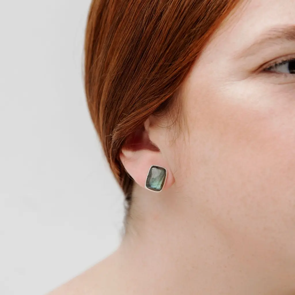 aretes-rectangulares-labradorita-plata.webp