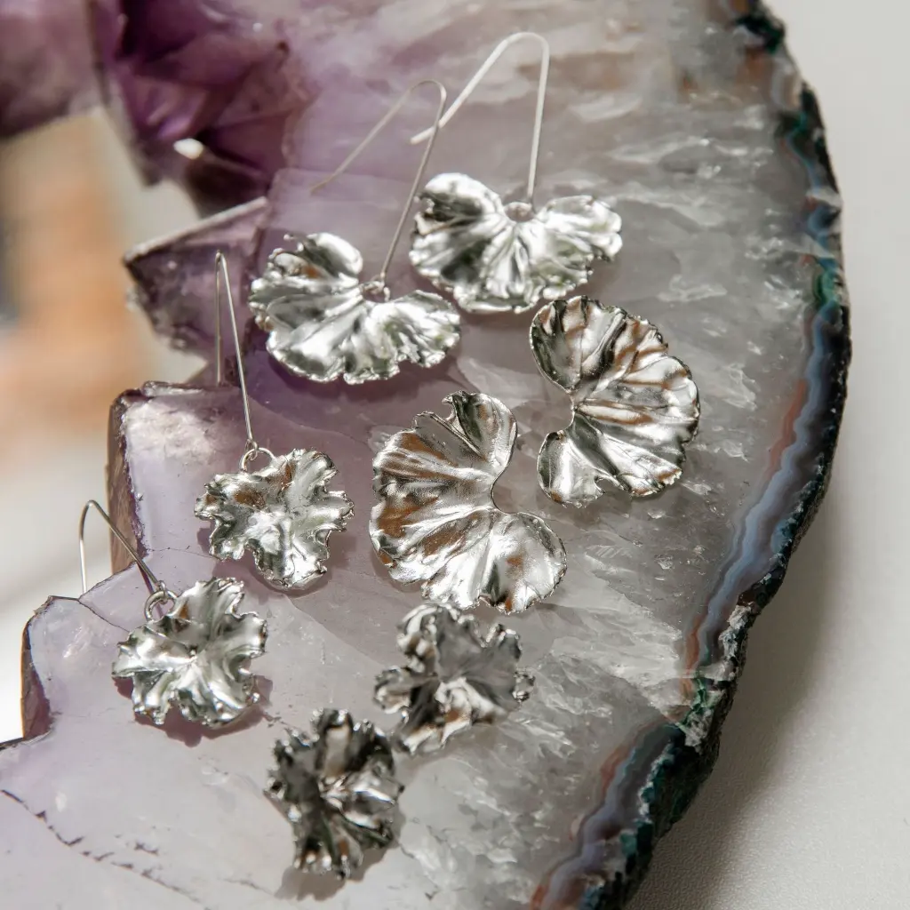 aretes-geranios-plata.webp