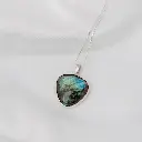dije-plata-925-con-labradorita-triangular-celeste.webp