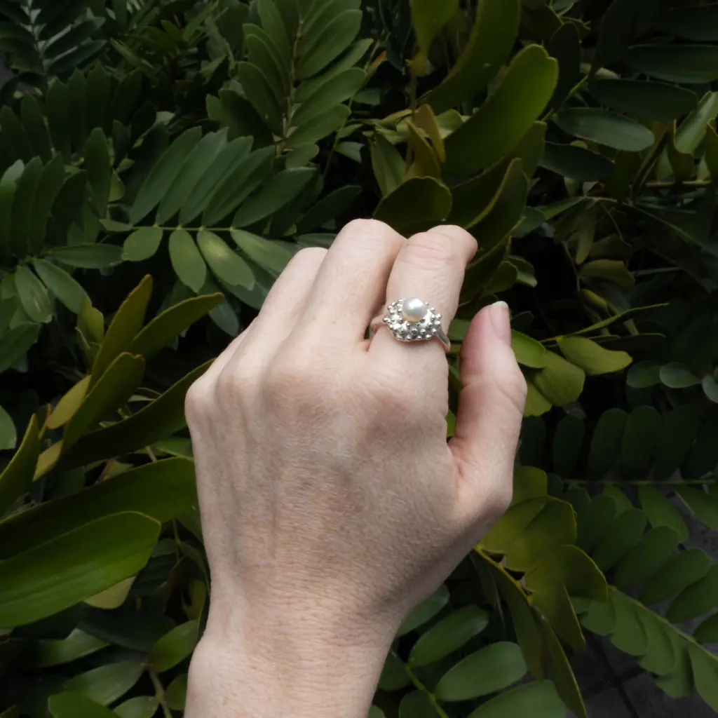 anillo-perla-arrecife.webp