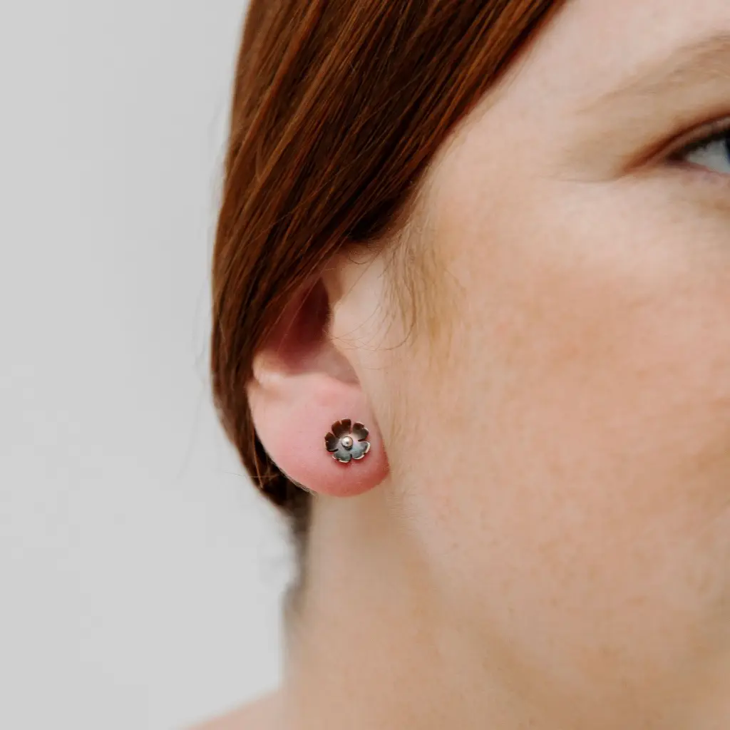 aretes_madre_perla_negra_plata.webp