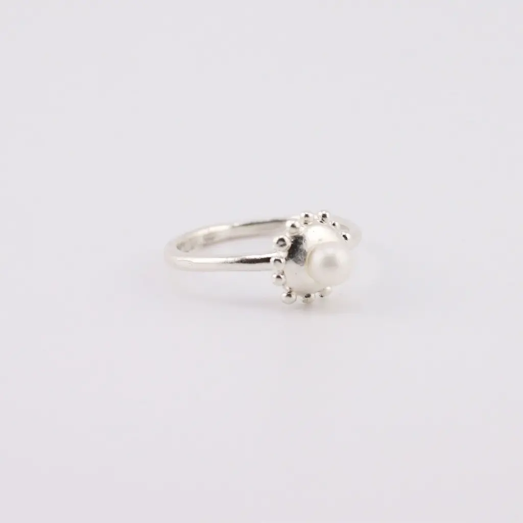 anillo_plata_perla.webp