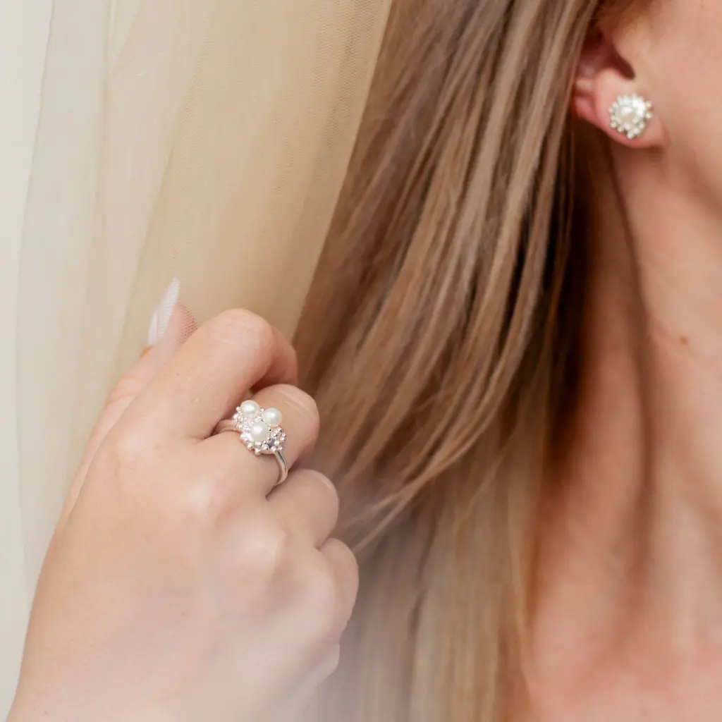 anillo_granulado_perla_platas.webp
