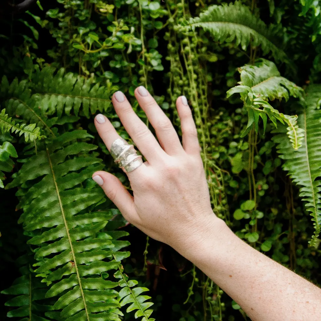 anillo_con_textura_plata.webp