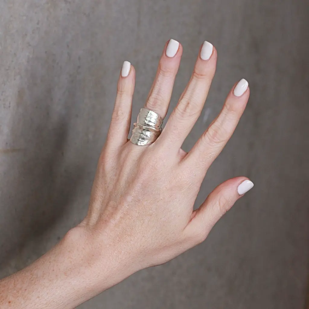 anillo_texturado_gigante.webp