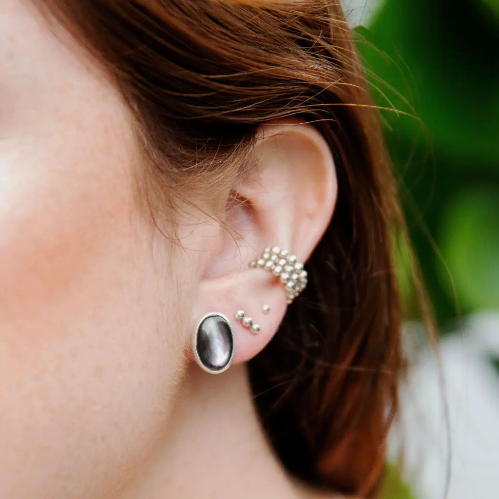 aretes_madre_perla_tahiti_oval_xej.webp