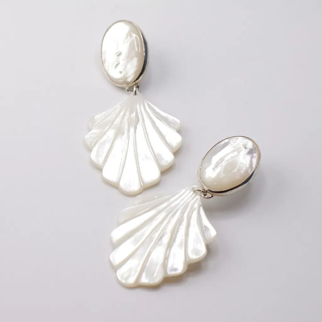 aretes_hoja_madre_perla.webp