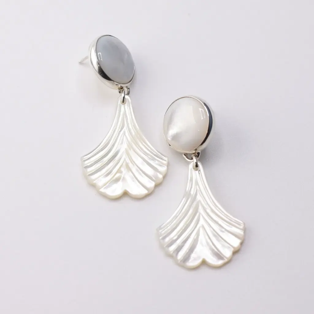 aretes_ginko_madre_perla_pequeños.webp