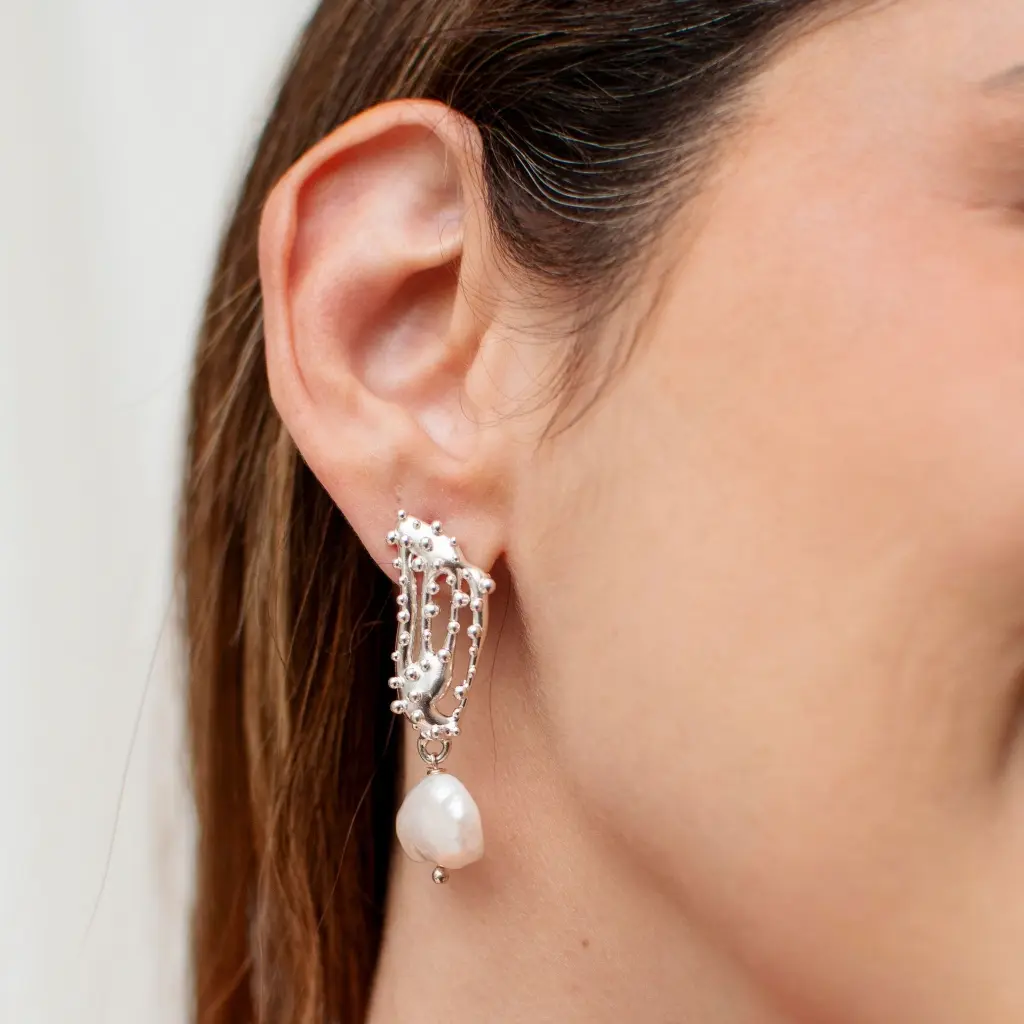 aretes_textura_arrecife_plata.webp