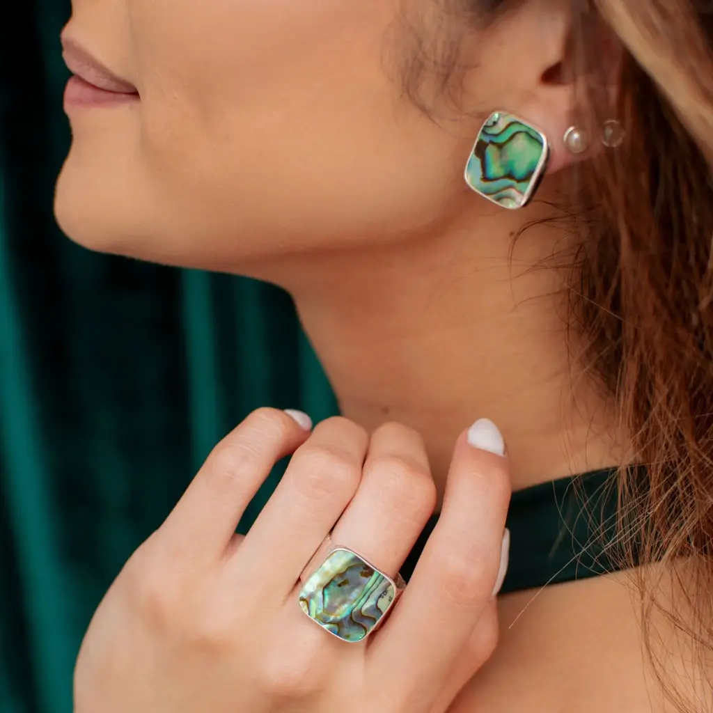 Anillo Banda Delgada Piedra Cuadrada Grande