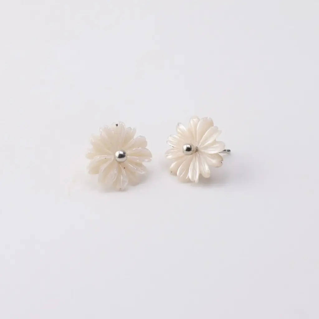 Aretes Concha Flor Grande