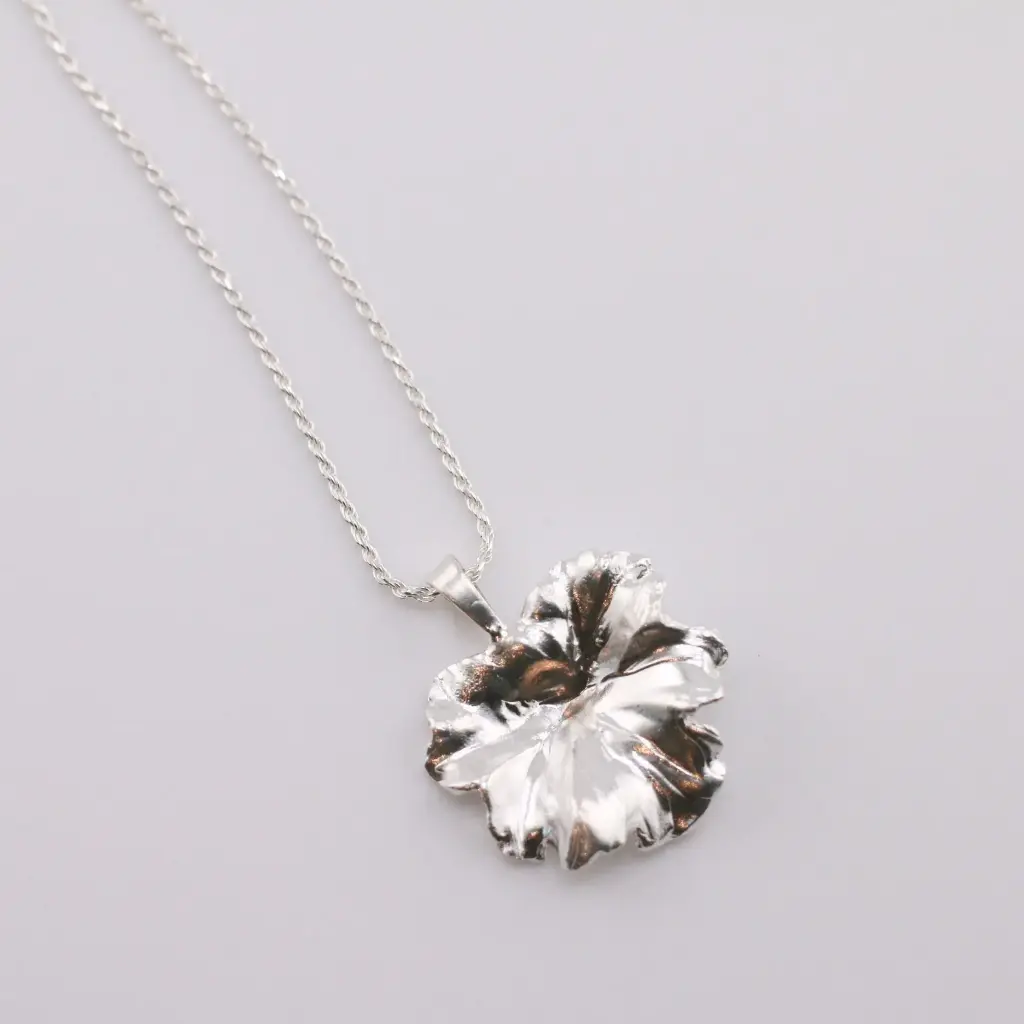 Dije Geranio Mediano