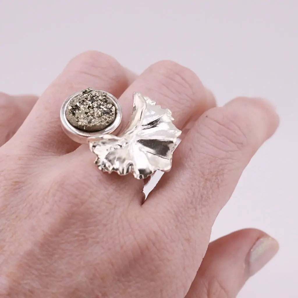 Anillo Drusa con Geranio