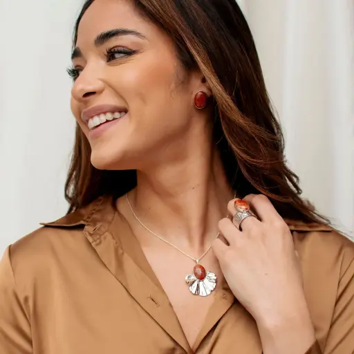 Anillo Banda Delgada Piedra Oval Mediana