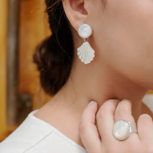 Aretes Concha Hoja Pequeña