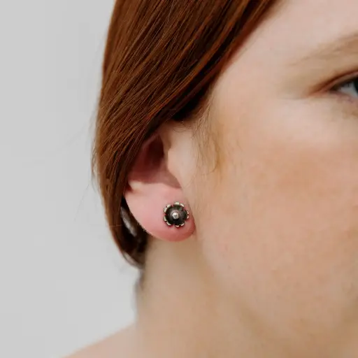 Aretes Concha Flor Mediana