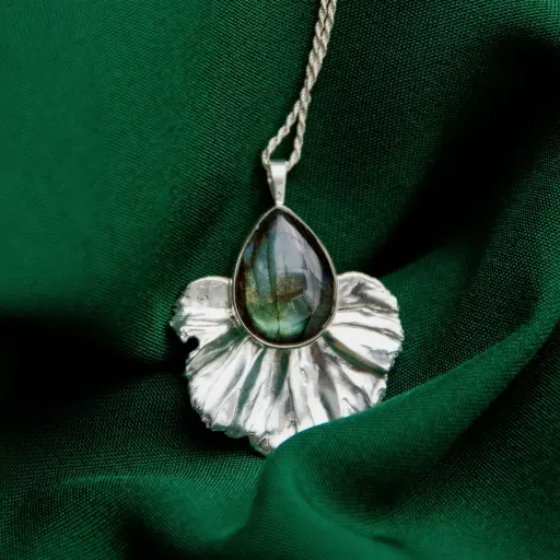 Dije Geranio Piedra Gota